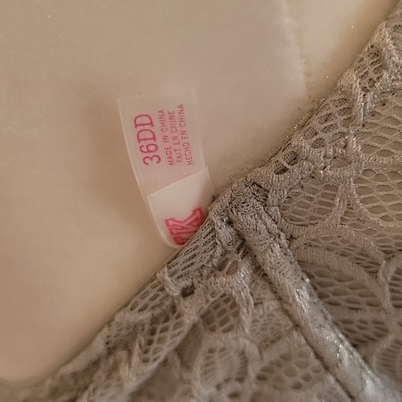 Silver sparkly Victoria Secret bra size 36DD - Picture 5 of 7